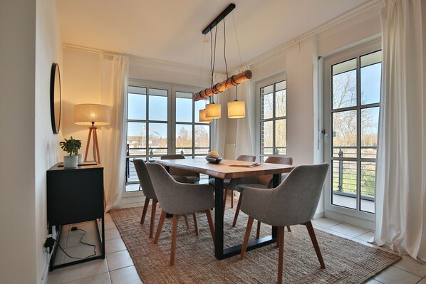 تناول الطعام