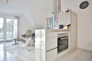 Kühlschrank, Ofen, Herdplatte, Geschirrspüler