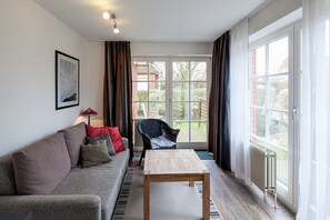 Fernseher, Stereoanlage