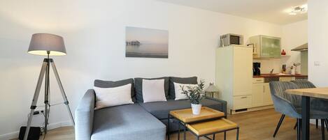 TV, DVD player, stereo