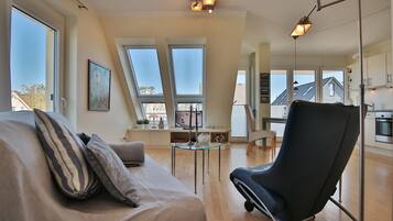 Fernseher, DVD-Player, Stereoanlage