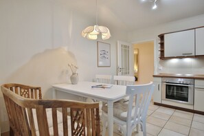 Dining - Modern beach villa apartment 4 (Timmendorfer Strand)