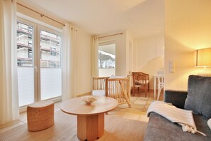 TV, DVD player, stereo - Modern beach villa apartment 4 (Timmendorfer Strand)