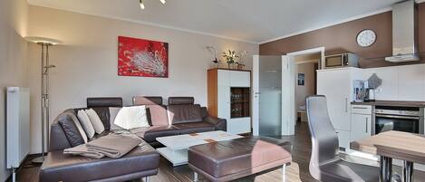 Fernseher, DVD-Player, Stereoanlage