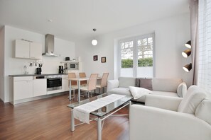 TV, DVD player, books, stereo