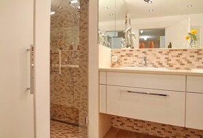 Douche, séchoir à cheveux