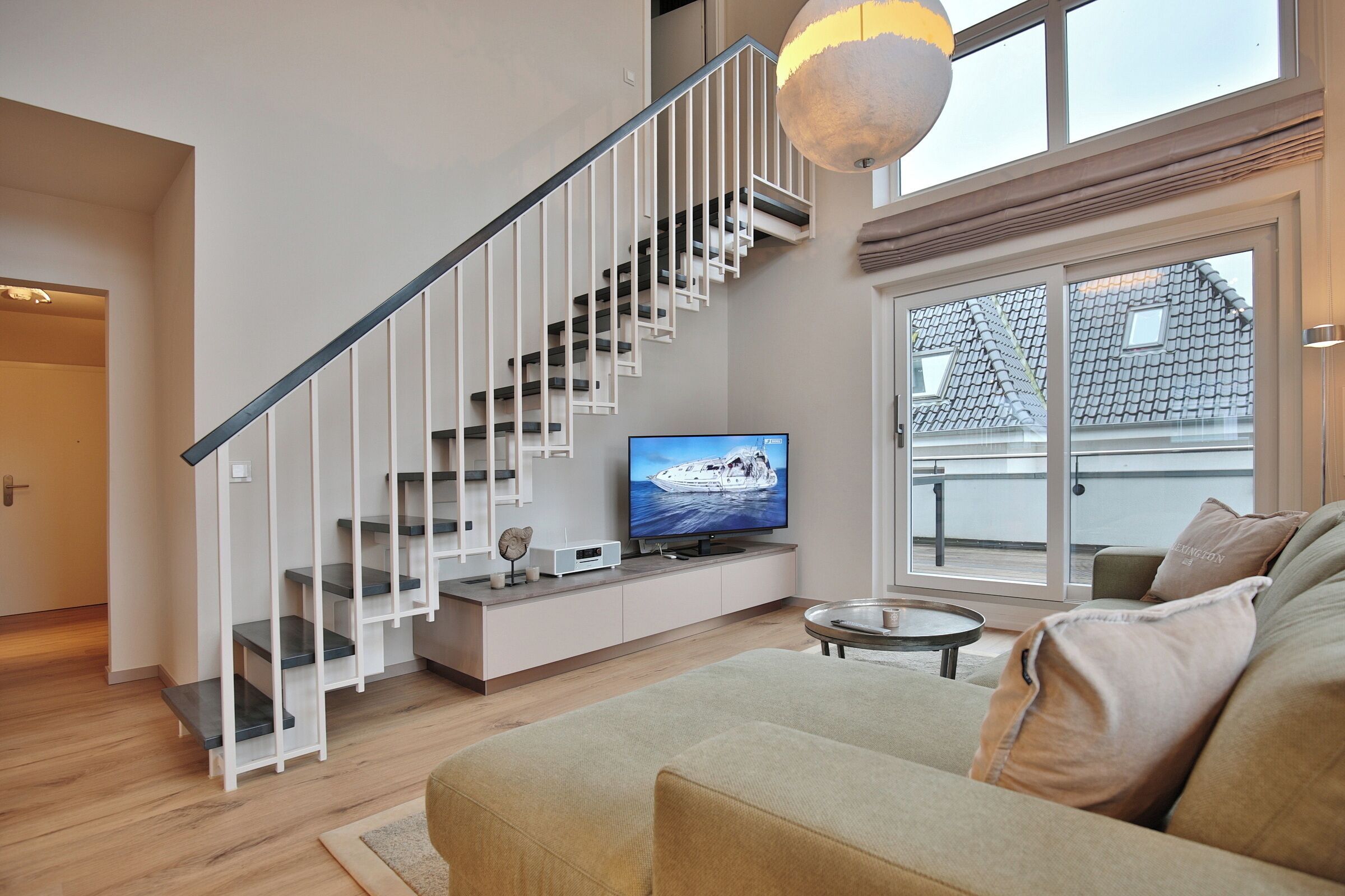 Fernseher, DVD-Player, Stereoanlage