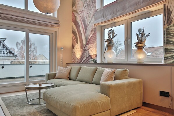 Fernseher, DVD-Player, Stereoanlage