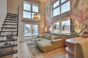 Fernseher, DVD-Player, Stereoanlage