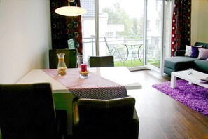 Télévision, lecteur de DVD, chaîne hi-fi