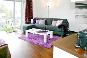 Télévision, lecteur de DVD, chaîne hi-fi