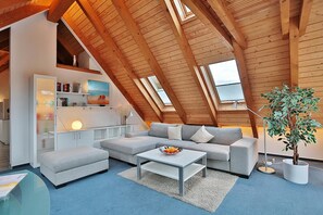 Fernseher, Kamin, DVD-Player, Stereoanlage