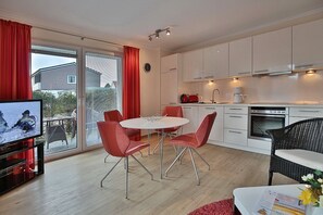 Kühlschrank, Ofen, Herdplatte, Geschirrspüler