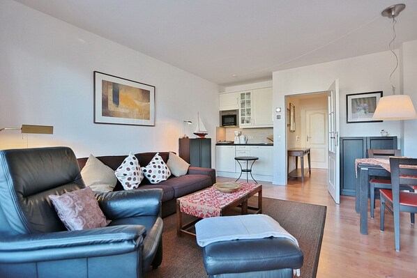 تلفزيون، مشغل دي في دي، ستيريو