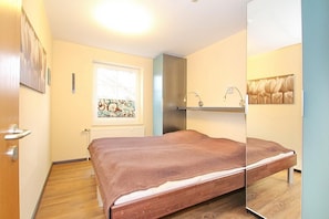 1 bedroom, iron/ironing board, free WiFi
