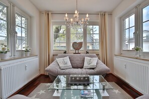 Fernseher, Stereoanlage