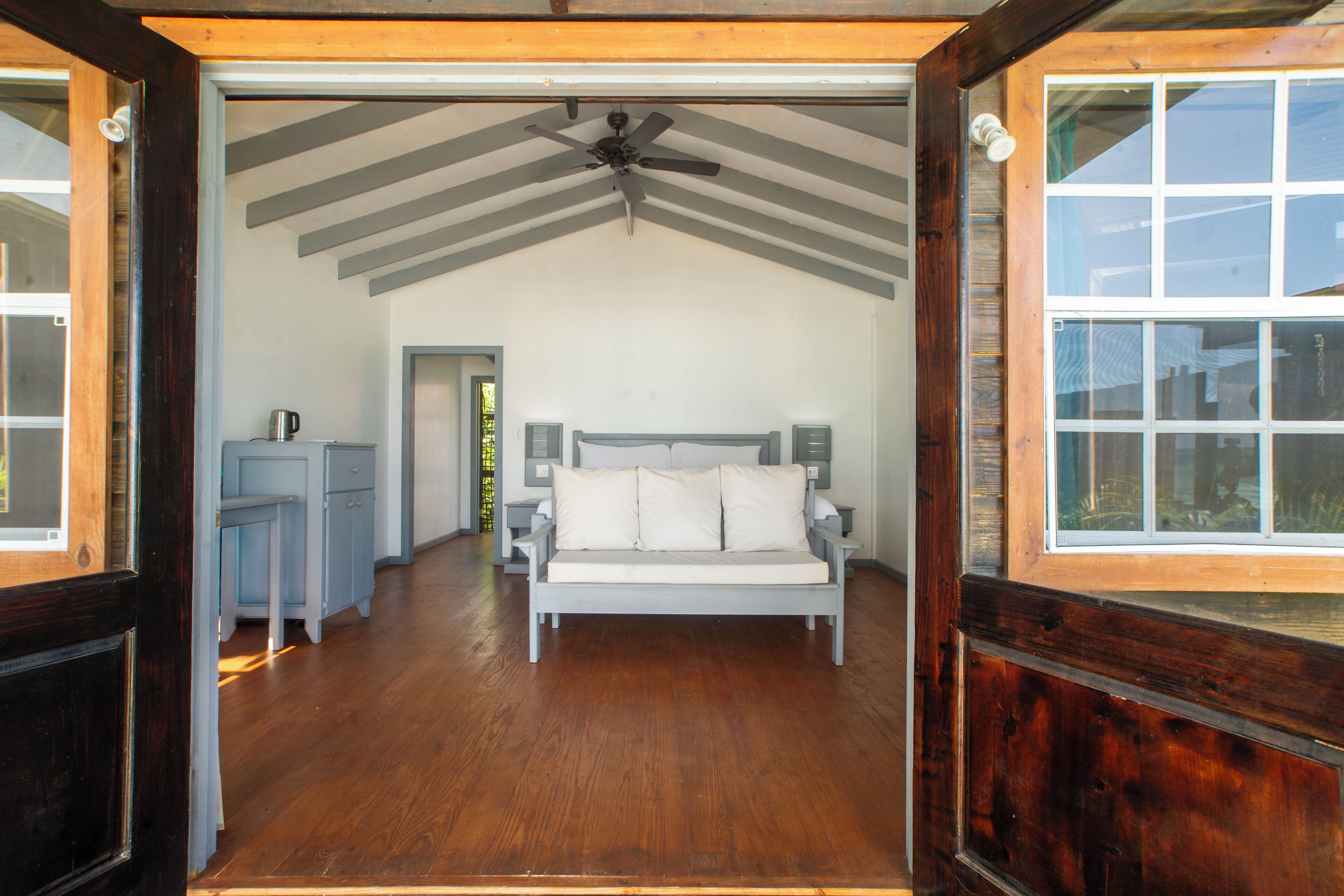 Cabin | In-room safe, blackout drapes, free WiFi, bed sheets