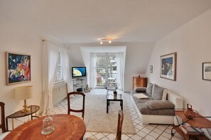 TV, DVD player, stereo - Ferienappartement Wohldstr 11 Appartement 4 (Timmendorfer Strand)