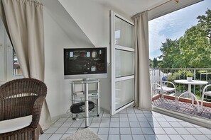 Fernseher, DVD-Player, Stereoanlage