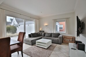 Fernseher, Kamin, DVD-Player, Stereoanlage