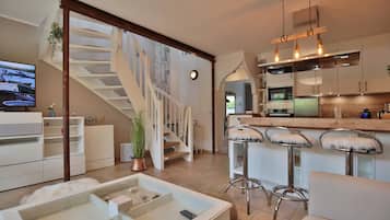 Fernseher, Stereoanlage