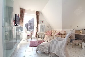 Fernseher, DVD-Player, Stereoanlage