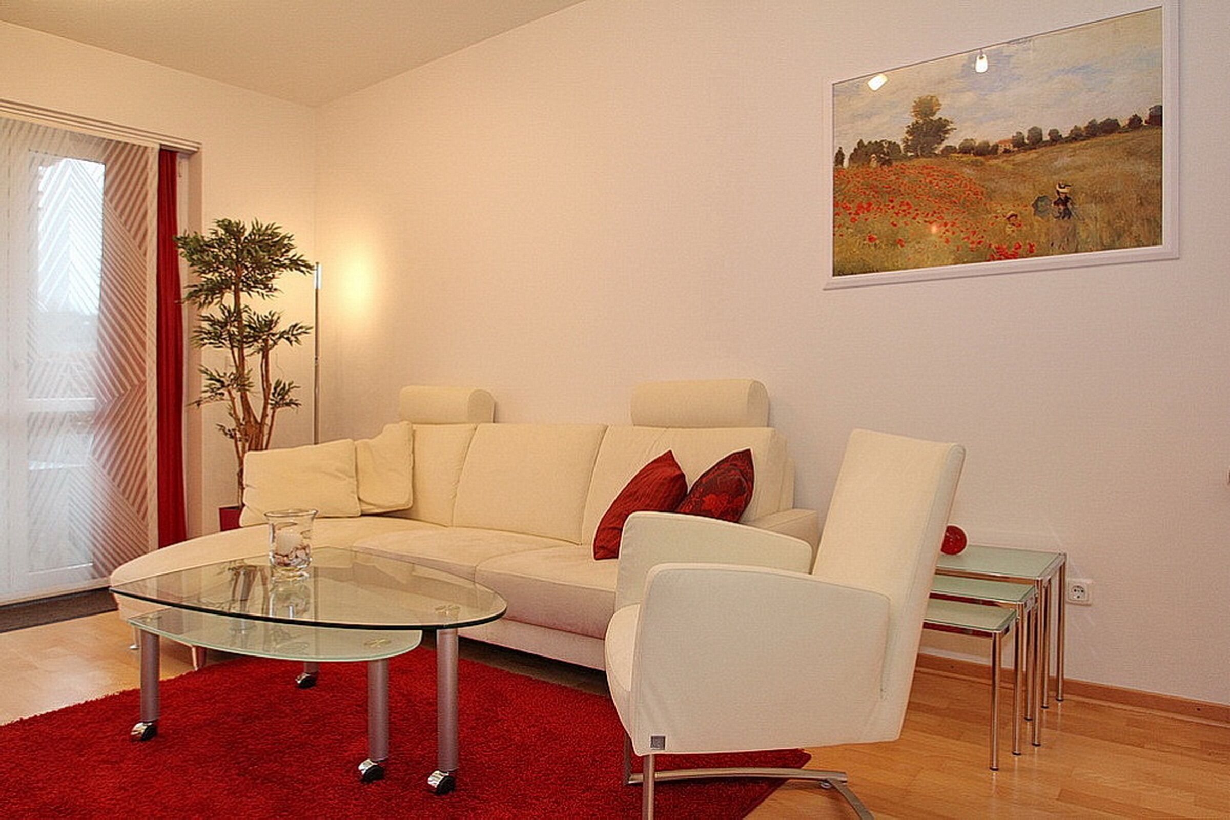 Fernseher, DVD-Player, Stereoanlage