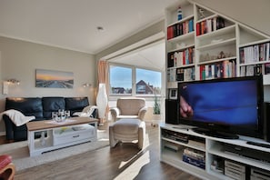 Fernseher, DVD-Player, Stereoanlage