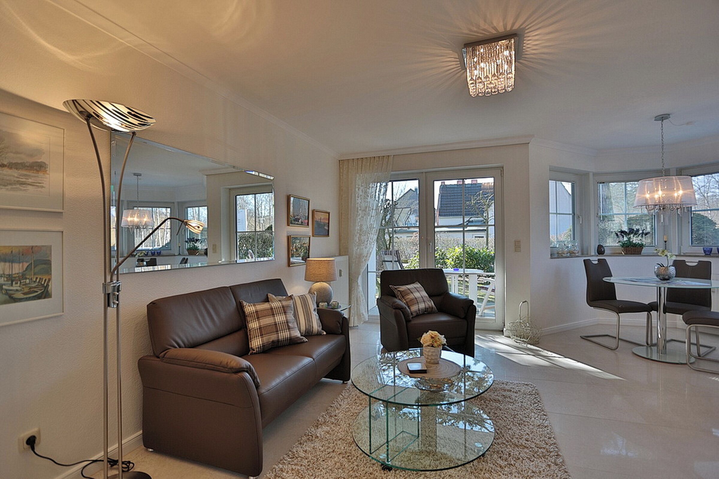 Fernseher, DVD-Player, Stereoanlage