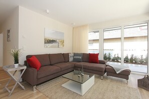 Fernseher, Stereoanlage