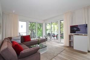 Fernseher, Stereoanlage