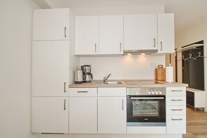 Kühlschrank, Ofen, Herdplatte, Geschirrspüler