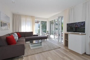 Fernseher, Stereoanlage