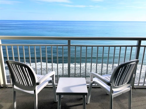 BEST views of the ocean and the HEART of Myrtle Beach from this 20th Floor Condo