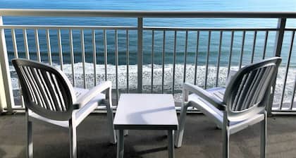 BEST views of the ocean and the HEART of Myrtle Beach from this 20th Floor Condo