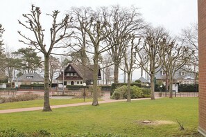 المنطقة المحيطة بالمنشأة