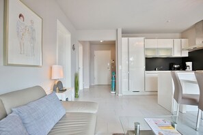 Fernseher, Stereoanlage