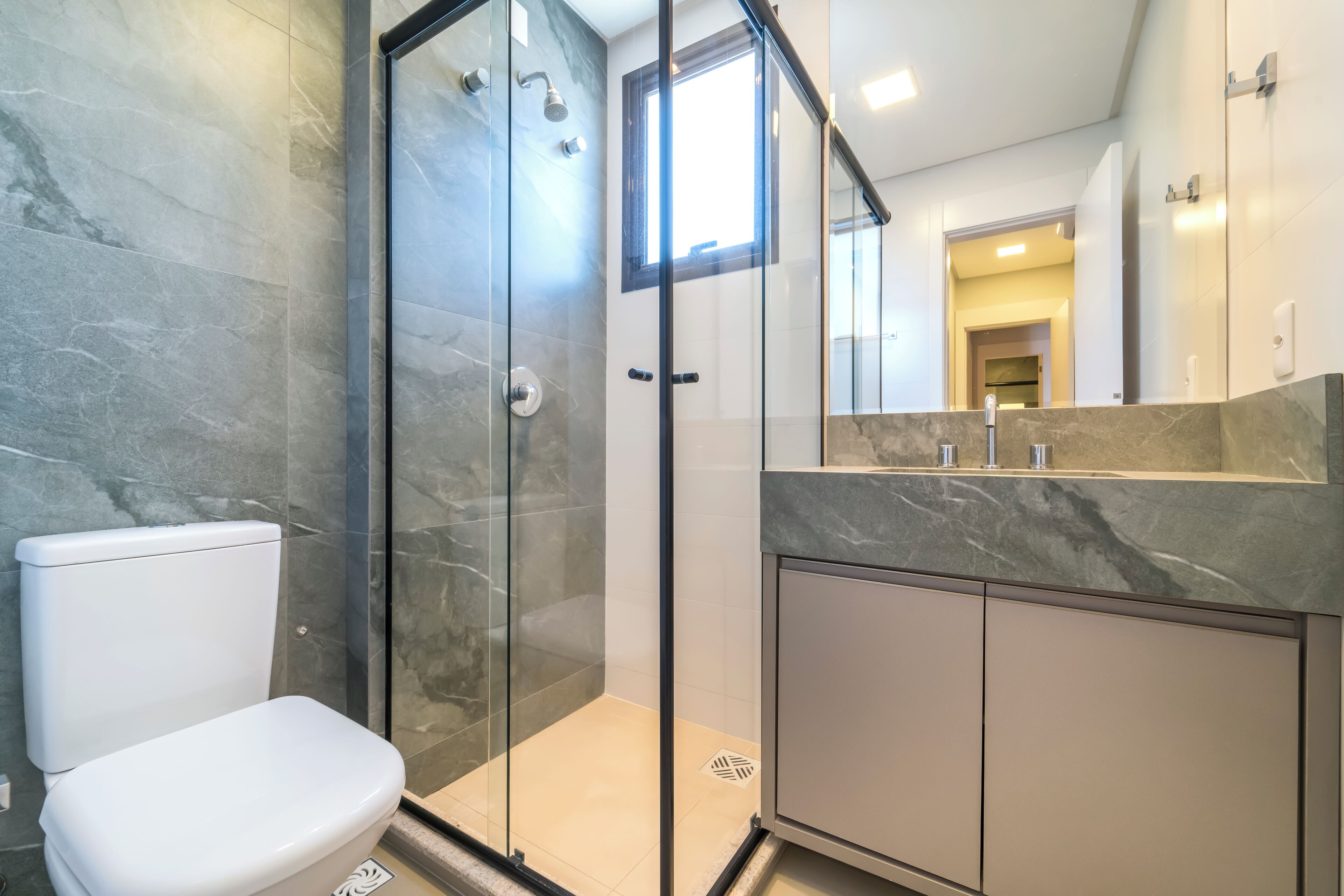 Apartment | Bathroom | Shower, rainfall showerhead