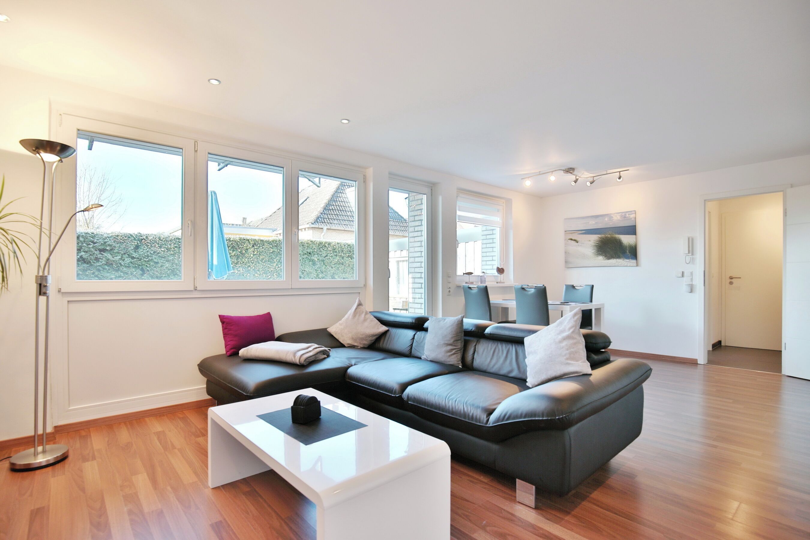 Televisie, een dvd-speler en een stereo