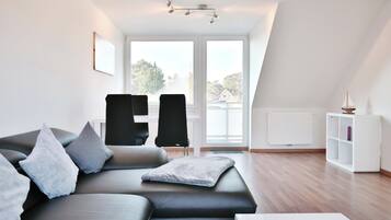 Fernseher, DVD-Player, Stereoanlage