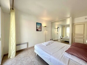 1 bedroom, iron/ironing board, free WiFi, bed sheets