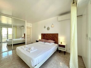 1 chambre, fer et planche Ă repasser, Wi-Fi gratuit, draps fournis