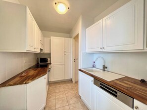 Refrigerador, microondas, horno y lavavajillas