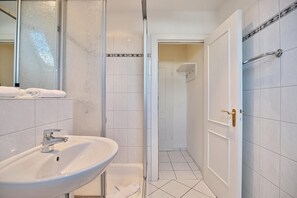 Douche, séchoir à cheveux
