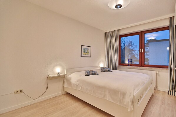 1 bedroom, iron/ironing board
