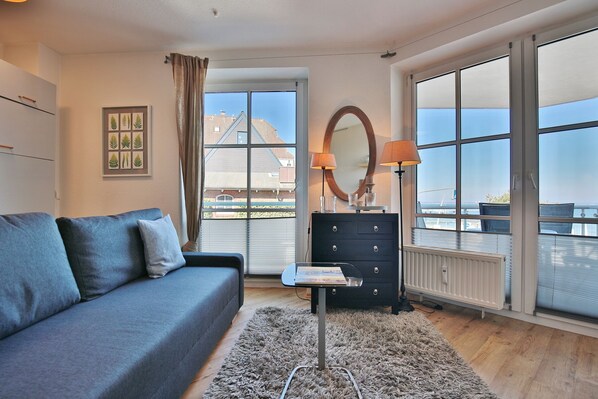 TV, lettore DVD, impianto stereo