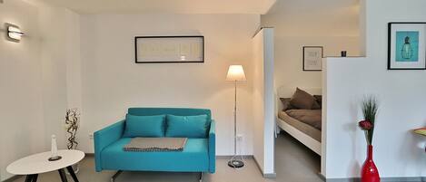 Télévision, lecteur de DVD, chaîne hi-fi