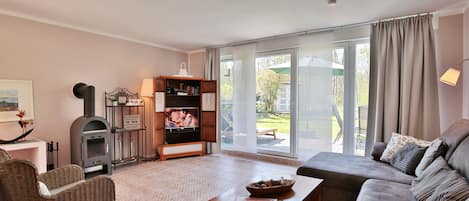 TV, fireplace, DVD player, stereo