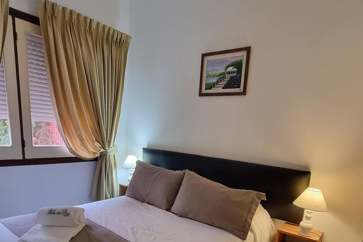 Habitación doble estándar | Caja de seguridad en la habitación, wifi gratis y ropa de cama