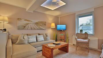 Fernseher, DVD-Player, Stereoanlage